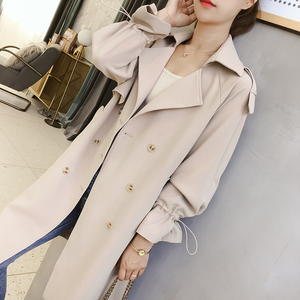 Palton modern de dama cu decolteu in V si nasturi in doua culori