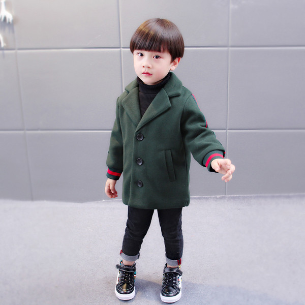 Haina pentru copii sportiva si eleganta cu margini colorate