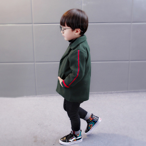 Haina pentru copii sportiva si eleganta cu margini colorate