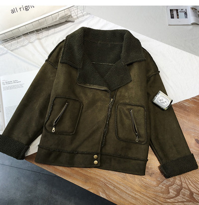 Μοντέρνο γυναικείο παλτό με απαλή επένδυση