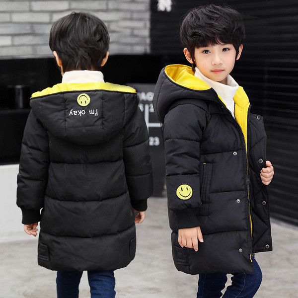 Napi gyerekkabát fiúknak három színben, hímzéssel