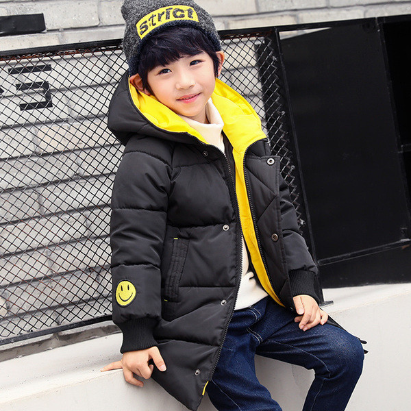 Napi gyerekkabát fiúknak három színben, hímzéssel