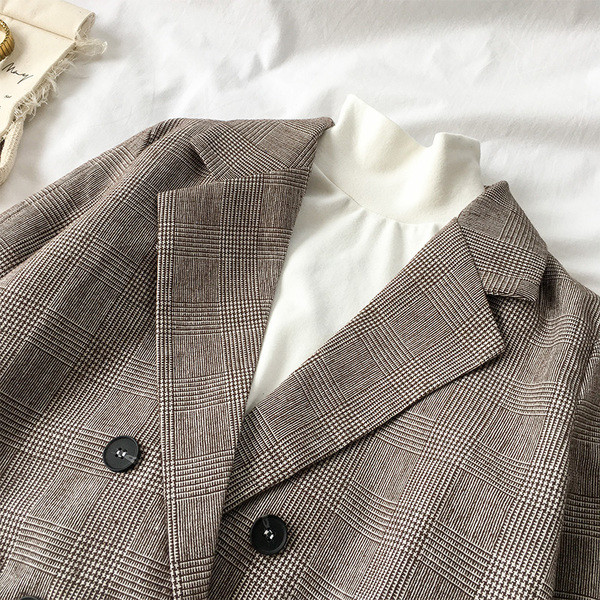 Palton elegant de damă cu mâneci tăiate