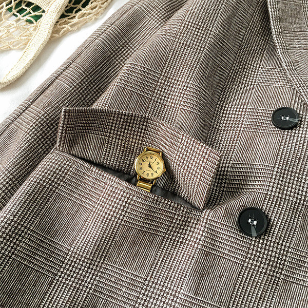 Palton elegant de damă cu mâneci tăiate