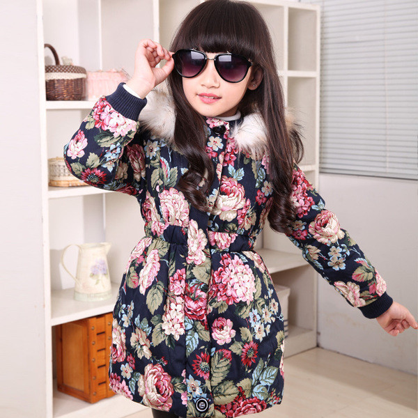 Μοντέρνο χειμωνιάτικο μπουφάν με μοτίβα λουλουδιών