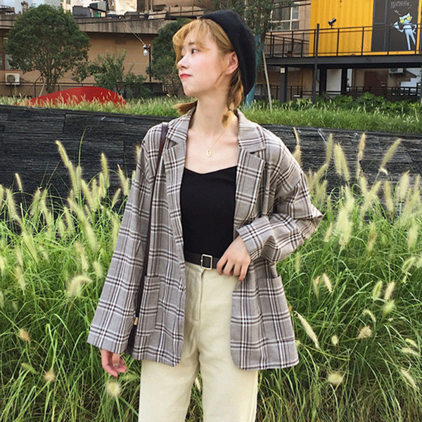 Γυναικείο μοντέρνο παλτό με ντεκολτέ σε σχήμα V σε δύο χρώματα