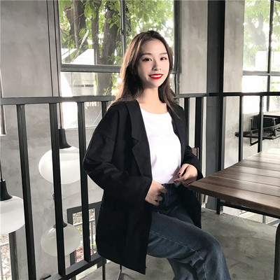 Γυναικείο παλτό με λαιμόκοψη και τσέπες σε σχήμα V σε δύο χρώματα