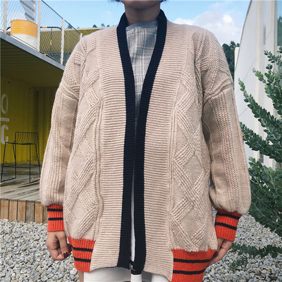 Γυναικεία ζακέτα  σε δύο χρώματα κατάλληλη για τη καθημερινή ζωή