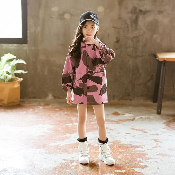 Αθλητικό-casual μπουφάν για παιδιά με καμουφλάζ καπό δεξιά