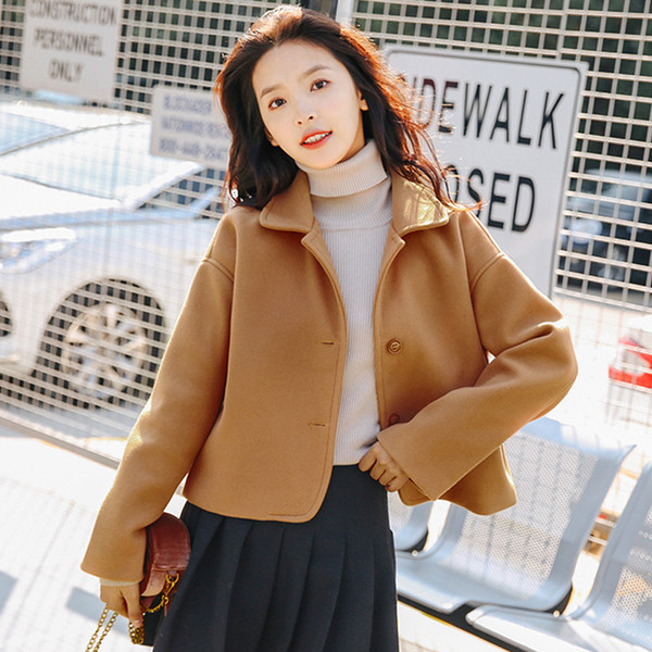 Palton scurt de dama modern cu nasturi