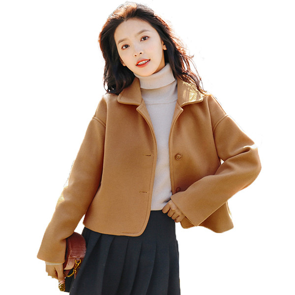 Palton scurt de dama modern cu nasturi