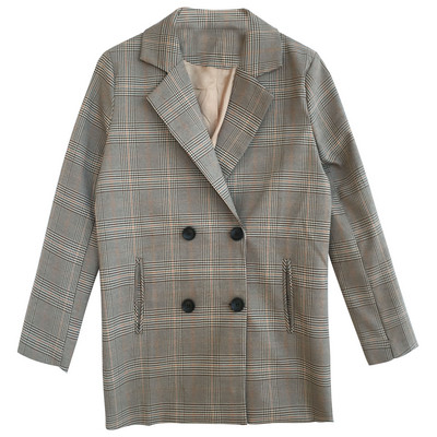 Κομψό γυναικείο παλτό με λαιμόκοψη σε σχήμα V