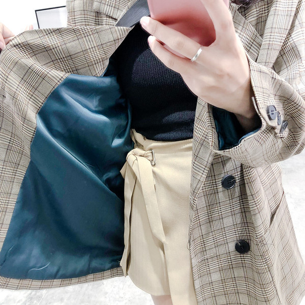 Actuala haină de damă în carouri în două culori