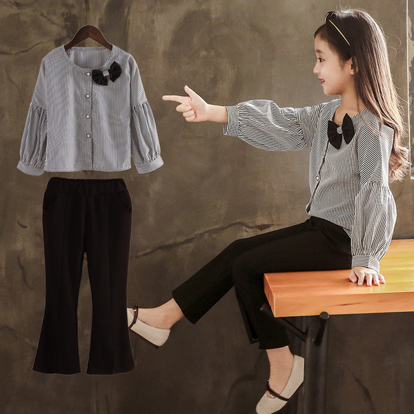 Set elegant pentru copii pentru o fată în două părți - cămașă și pantaloni în dungi