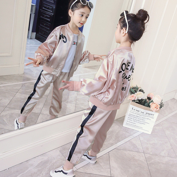 Παιδική φόρμα για κορίτσια σε δύο χρώματα