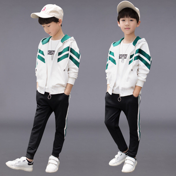 Trening pentru copii pentru baieti in patru culori