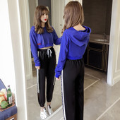 Γυναικεία αθλητικά σετ με δύο μέρη κατάλληλα για καθημερινή ζωή σε διάφορα χρώματα