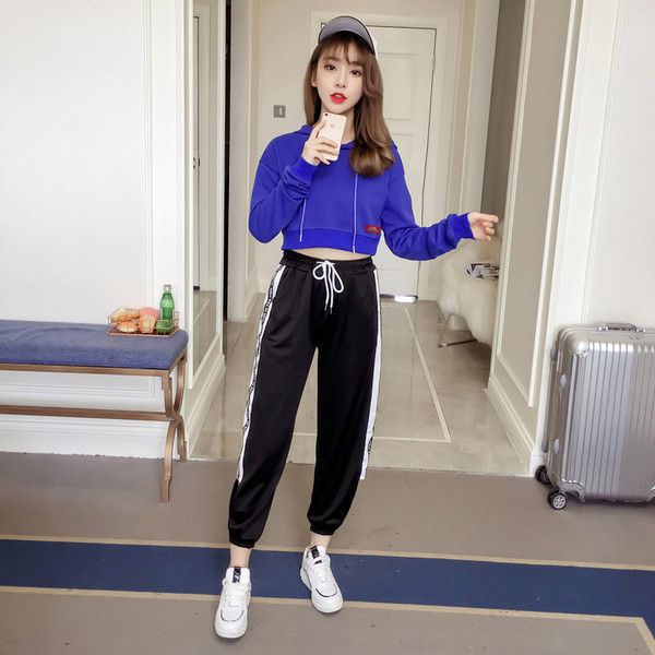 Γυναικεία αθλητικά σετ με δύο μέρη κατάλληλα για καθημερινή ζωή σε διάφορα χρώματα