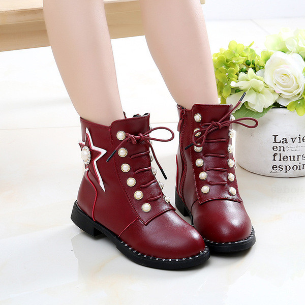 Σύγχρονα αγόρια για κορίτσια σε διάφορα χρώματα