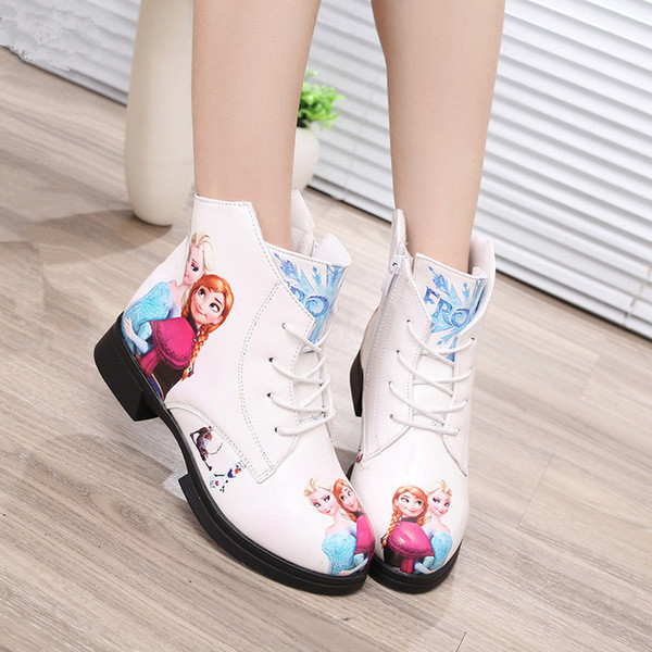 Σύγχρονες παιδικές  μπότες  για κορίτσια με πολύχρωμη εφαρμογή σε διάφορα χρώματα