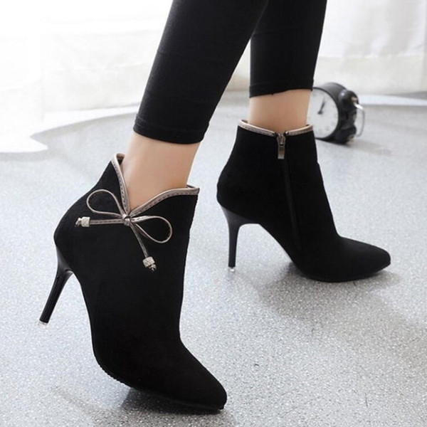 Cizme de dama cu toc subtire si panglica in doua culori