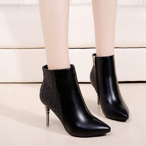 Cizme de dama ascutit din piele ecologica in negru si bej - doua modele