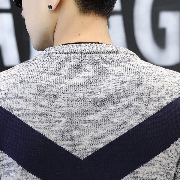 Αντρικά μοντέρνα πουλόβερ σε τέσσερα χρώματα