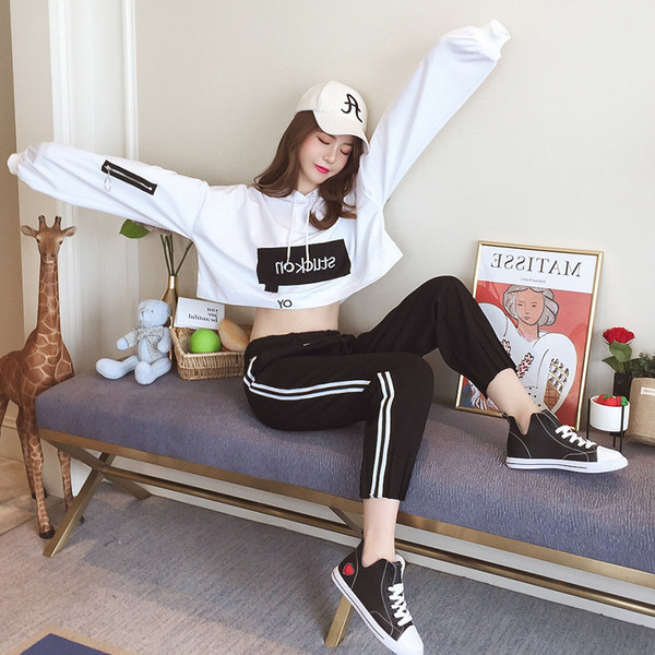 Γυναικείο αθλητικό σύνολο με κουκούλα δύο τεμαχίων σε τρία χρώματα