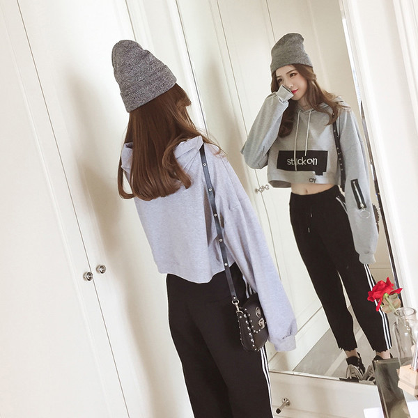 Γυναικείο αθλητικό σύνολο με κουκούλα δύο τεμαχίων σε τρία χρώματα