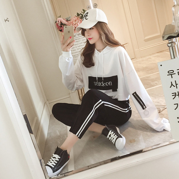 Γυναικείο αθλητικό σύνολο με κουκούλα δύο τεμαχίων σε τρία χρώματα