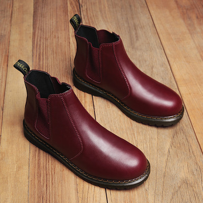 Κομψές μπότες ανδρών σε δύο χρώματα