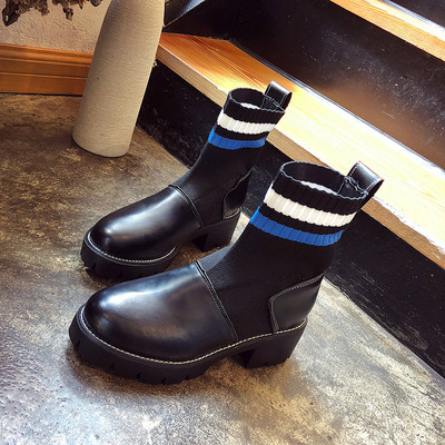 Cizme de dama cu talpa aspra si margini colorate