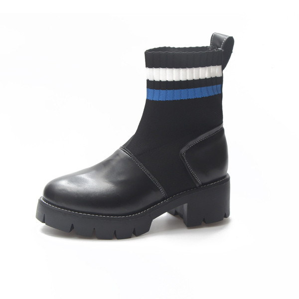 Cizme de dama cu talpa aspra si margini colorate