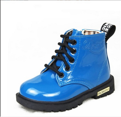 Καθημερινές μπότες παιδιών με διάφορα χρώματα