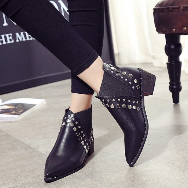 Ghete de dama moderne cu ochiuri metalice de culoare neagra - model ascutit