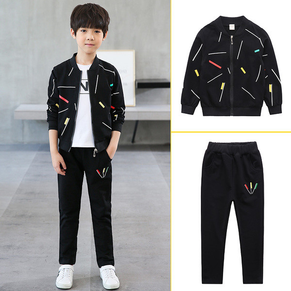 Echipa de sport pentru copii cu modele colorate in trei culori