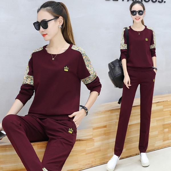 Set sport modern de dama din doua piese cu broderie in mai multe culori