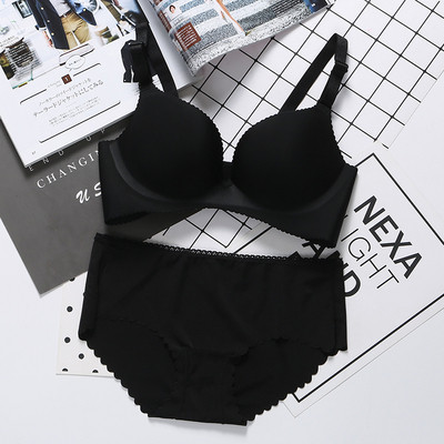 Σετ εσώρουχο σε πέντε χρώματα