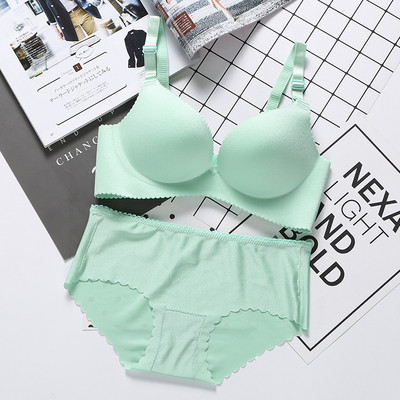 Σετ εσώρουχο σε πέντε χρώματα