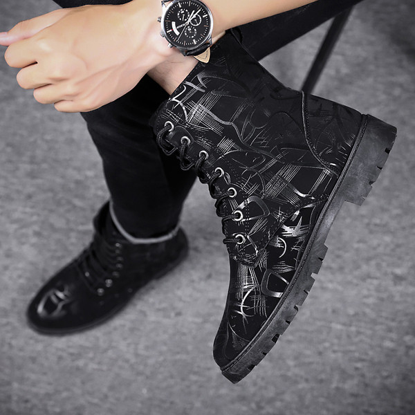 Cizme moderne pentru bărbați cu model în culori deschise și închise