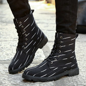 Μοντέρνες μπότες ανδρών με χοντρά πέλματα σε δύο χρώματα