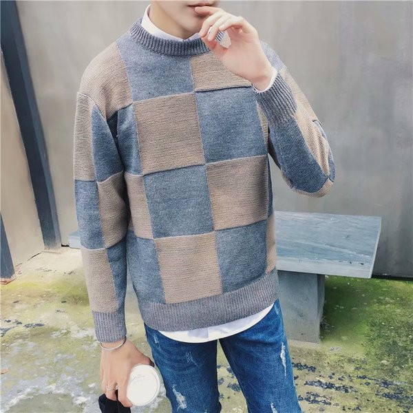 Πουλόβερ ανδρικό σε ανοιχτό χρώμα, κατάλληλο για τη καθημερινή ζωή