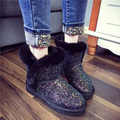 Γυαλιστερά, δίχρωμα παπούτσια για ταπετσαρίες