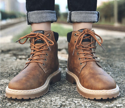 Ανδρικές μπότες σε διάφορα χρώματα κατάλληλα για καθημερινή ζωή