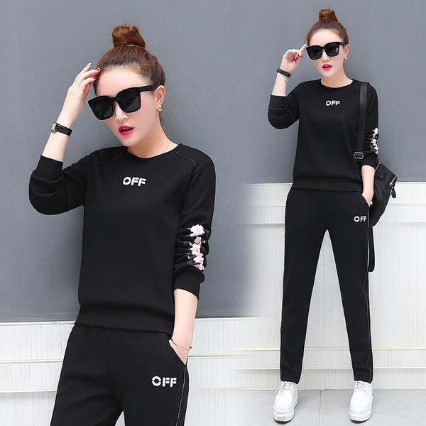 Γυναικεία αθλητικά σύνολα δύο μερών σε τέσσερα χρώματα