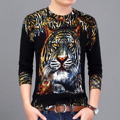 Μοντέρνα ανδρική μπλούζα  σε διαφορετικά σχέδια και χρώματα