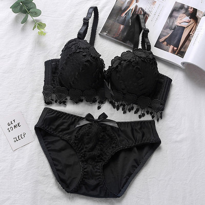 Κομψό εσώρουχο με καρδιές σε έξι χρώματα