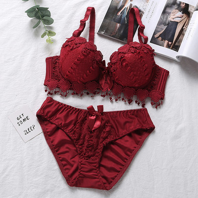 Κομψό εσώρουχο με καρδιές σε έξι χρώματα