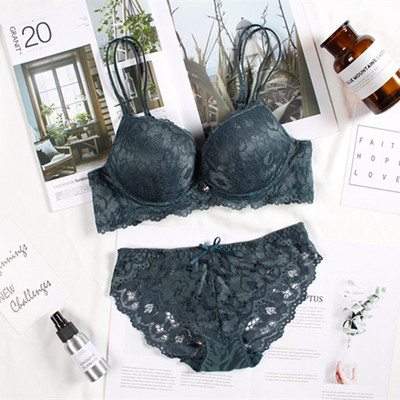 Γυναικεία εσώρουχα σε πέντε χρώματα