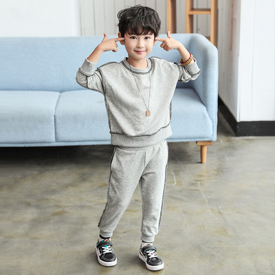 Παιδικό σετ για αγόρια με την επιγραφή στην πλάτη σε δύο χρώματα